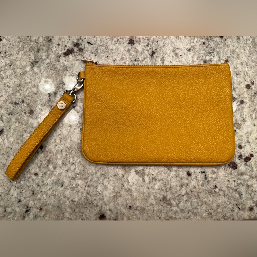 Thirty-One Rubie Mini pouch/clutch AND Wristlet Strap/Fields of Gold Pebble